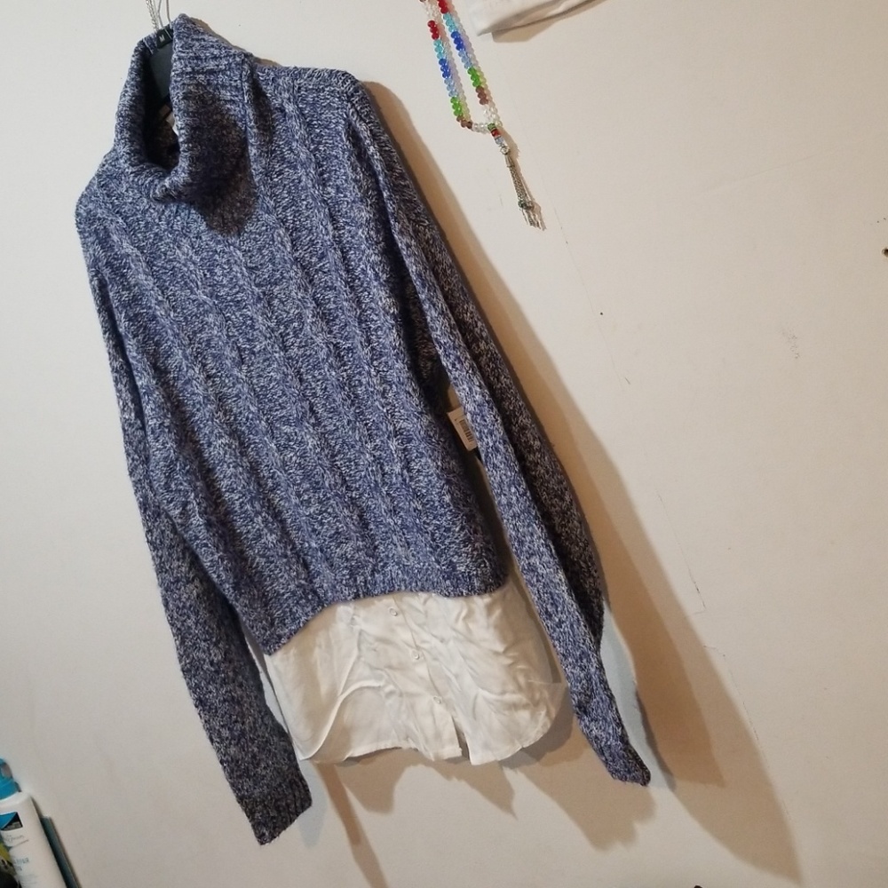 Blue Kensie sweater